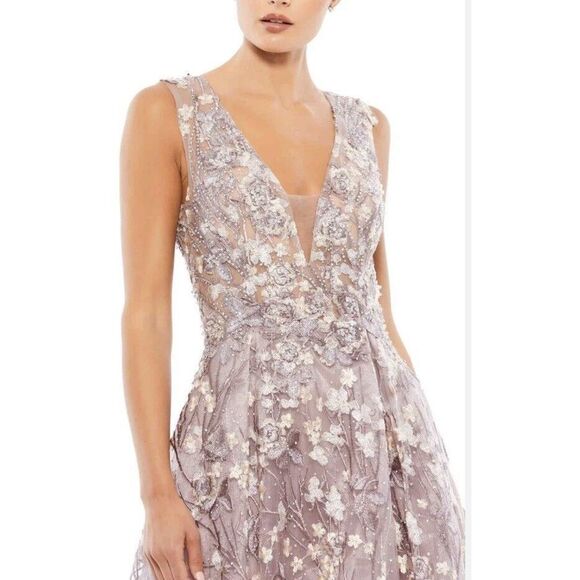 NWT Mac Duggal 20131 Floral Embroidered V-Neck Gown Dress Size 4 - Picture 2 of 9